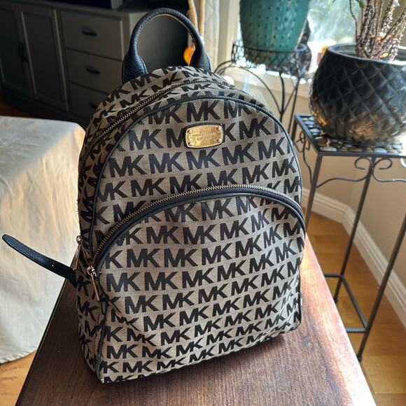 Michael Kors Abbey Signature Backpack Large Black - Picture 1 of 16
